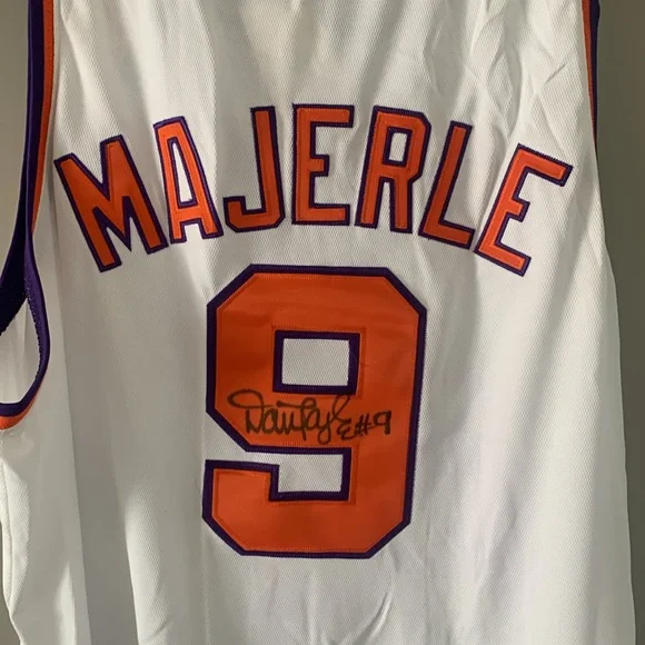 Dan Majerle
signed Phoenix Suns Reebok
Authentic jersey, size 52. - Picture 11 of 11
